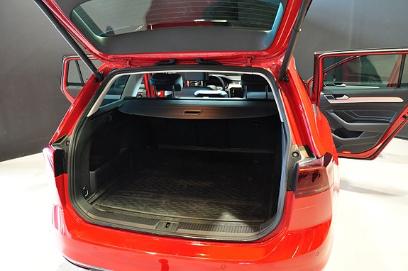 Volkswagen Passat 19 of 20