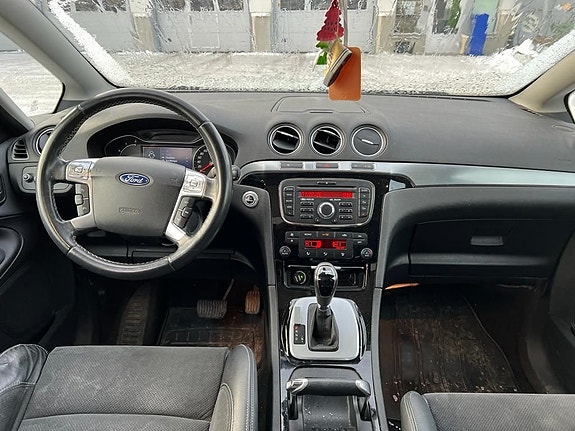 Ford S-MAX 7 of 17