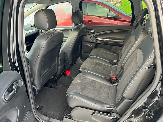 Ford S-MAX 8 of 17