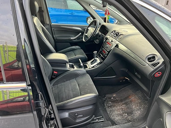 Ford S-MAX 5 of 17