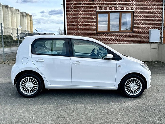 Volkswagen UP! 4 of 5