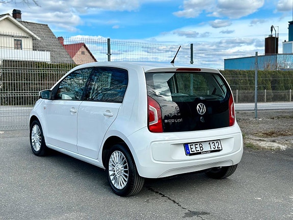 Volkswagen UP! 5 of 5