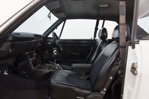 Nissan Skyline 16 of 21