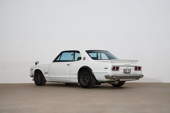 Nissan Skyline 7 of 21