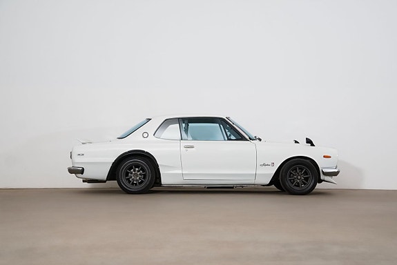 Nissan Skyline 20 of 21