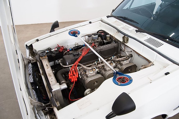 Nissan Skyline 9 of 21