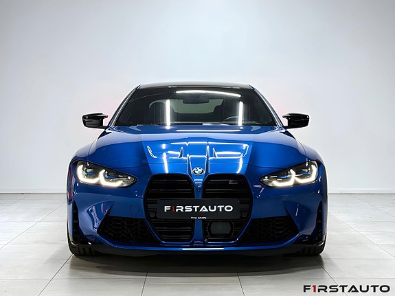 BMW M4 2 of 5