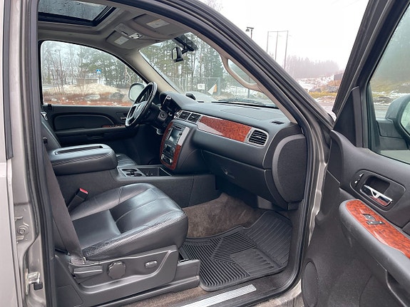 Chevrolet Tahoe 8 of 10