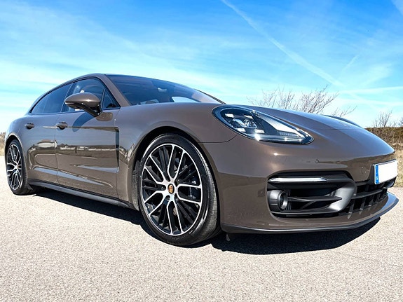 Porsche Panamera 4 4 of 5