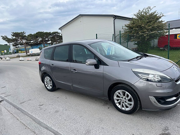 Renault Grand Scenic III 5 of 5