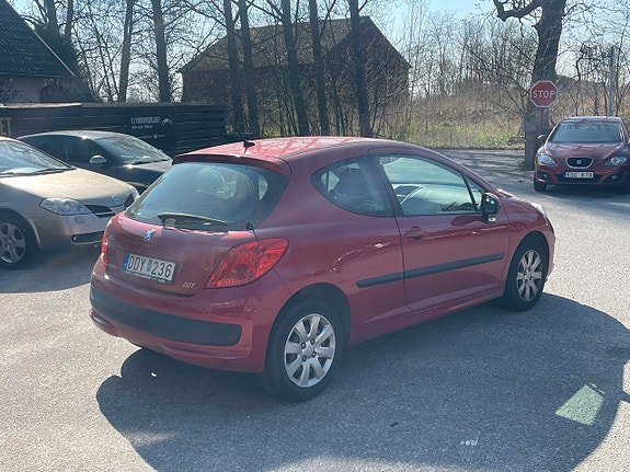 Peugeot 207 2 of 5