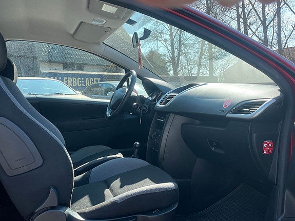 Peugeot 207 4 of 5