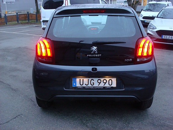 Peugeot 108 2 of 5