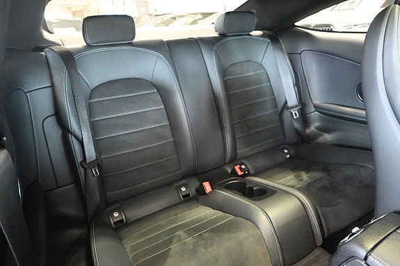 Mercedes-Benz C200 13 of 19