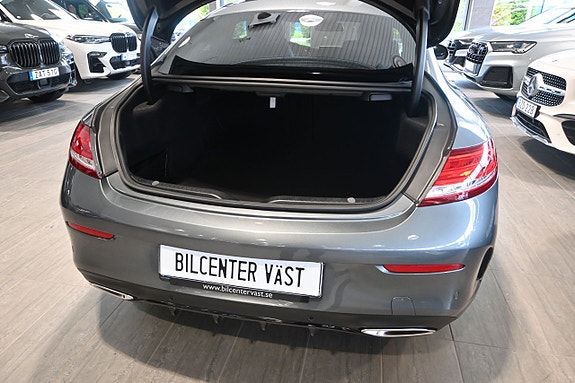 Mercedes-Benz C200 14 of 19