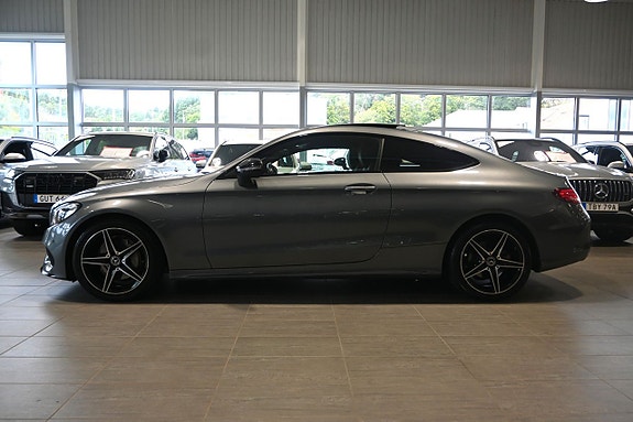 Mercedes-Benz C200 2 of 19