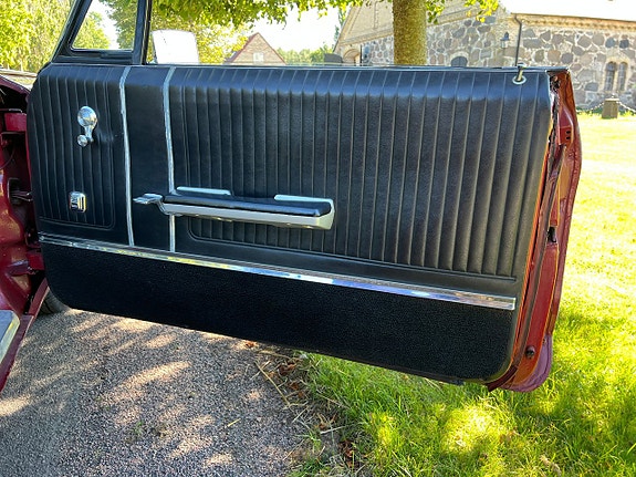 Pontiac Parisienne 16 of 21