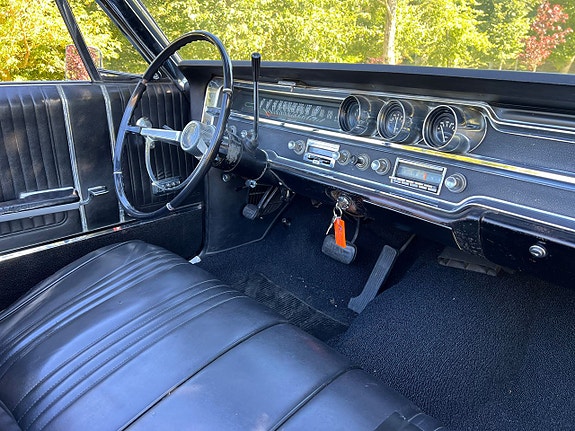 Pontiac Parisienne 15 of 21