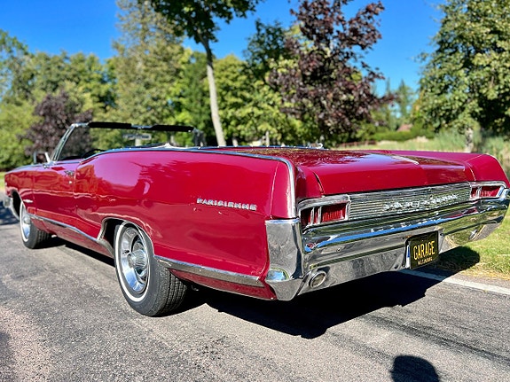 Pontiac Parisienne 6 of 21