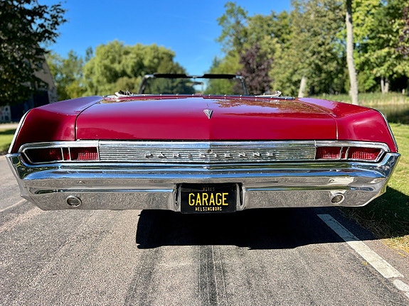 Pontiac Parisienne 7 of 21