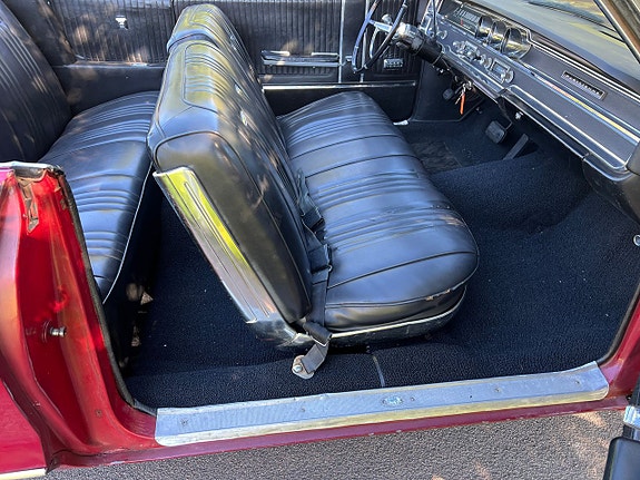 Pontiac Parisienne 14 of 21