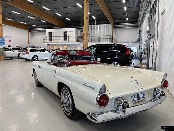 Ford Thunderbird 7 of 20