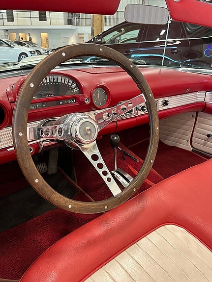 Ford Thunderbird 17 of 20