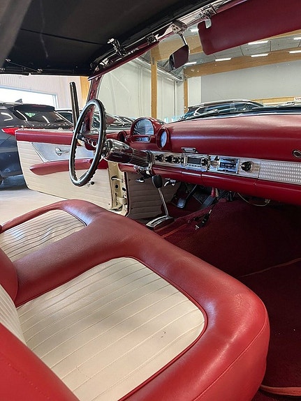 Ford Thunderbird 14 of 20