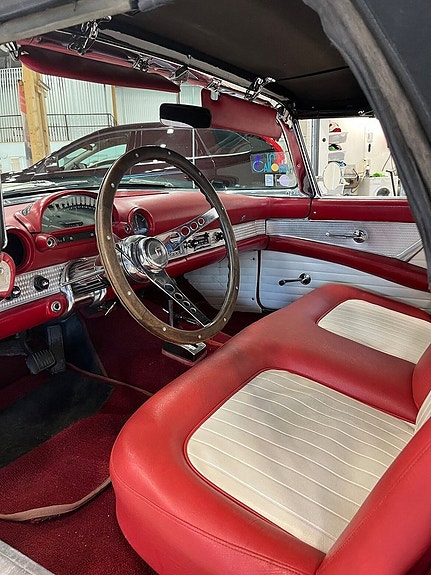 Ford Thunderbird 12 of 20