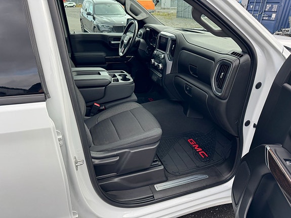 GMC Sierra 13 of 26