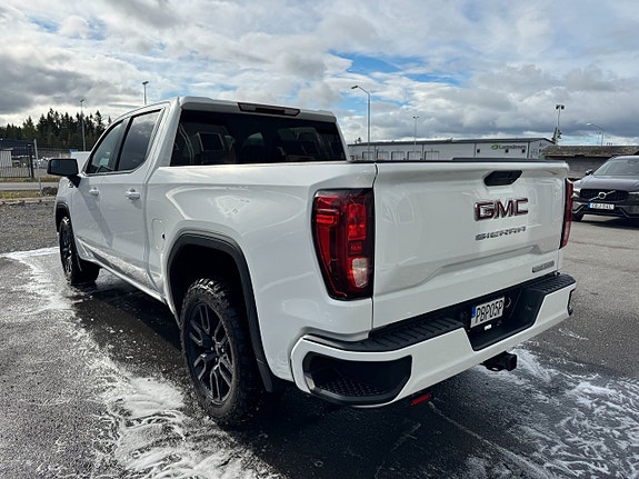GMC Sierra 3 of 5