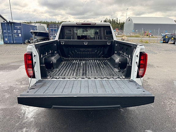 GMC Sierra 22 of 26