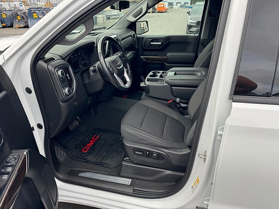 GMC Sierra 10 of 26