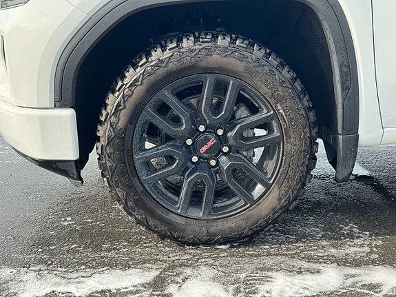 GMC Sierra 21 of 26