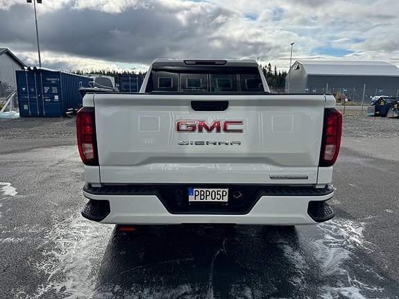 GMC Sierra 4 of 5