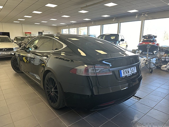 Tesla Model S 26 of 26