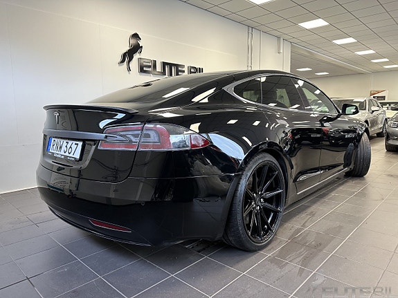 Tesla Model S 2 of 26