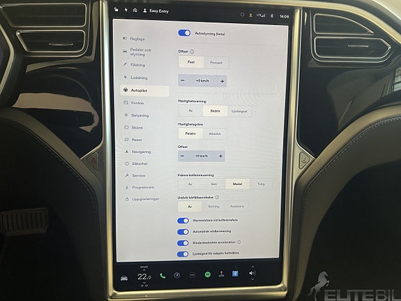 Tesla Model S 15 of 26