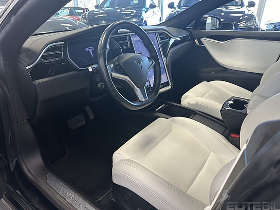 Tesla Model S 8 of 26