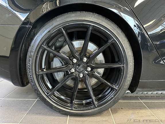 Tesla Model S 4 of 26
