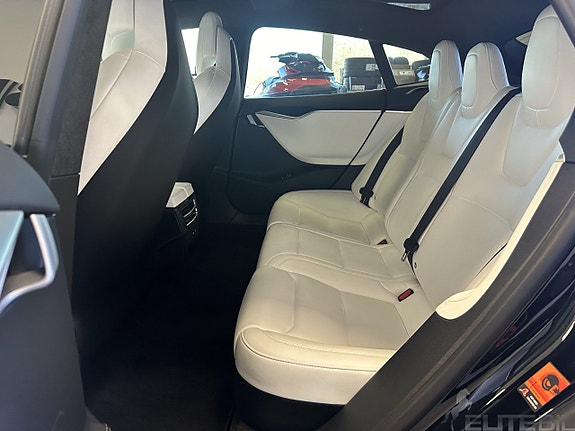 Tesla Model S 18 of 26