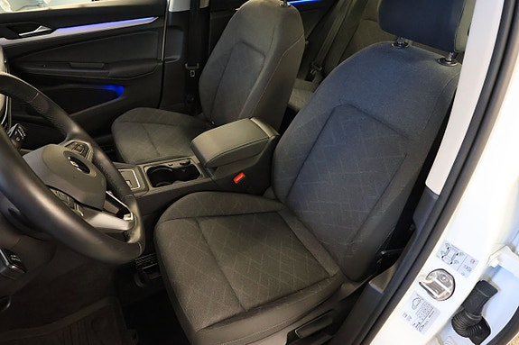 Volkswagen Golf VIII 7 of 30