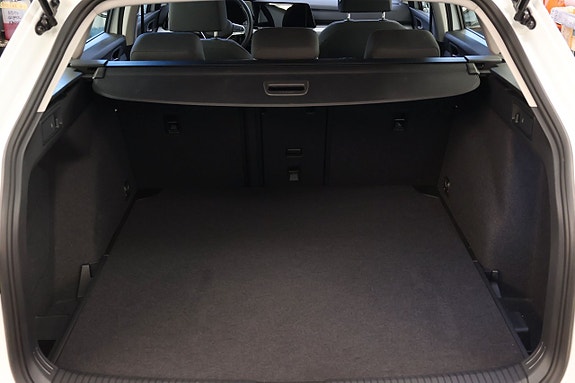 Volkswagen Golf VIII 11 of 30