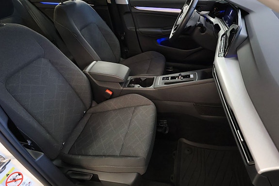 Volkswagen Golf VIII 8 of 30