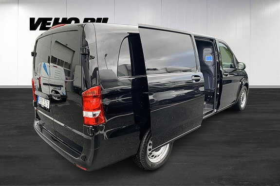 Mercedes-Benz eVito 112 14 of 17