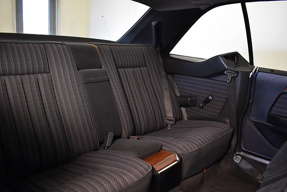 Mercedes-Benz 230 CE 14 of 14