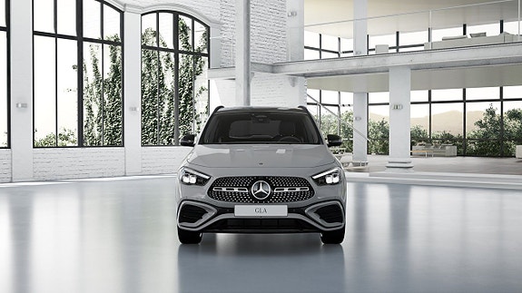 Mercedes-Benz GLA250 e 2 of 5
