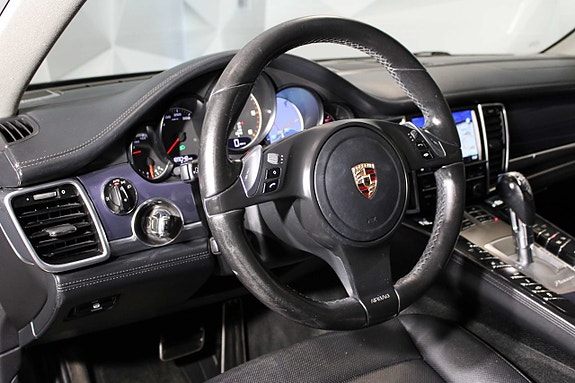Porsche Panamera 15 of 27