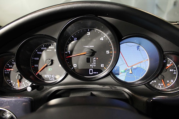 Porsche Panamera 26 of 27