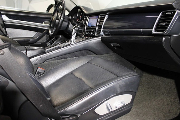 Porsche Panamera 13 of 27